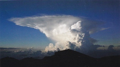 かなとこ雲（実写）.jpg